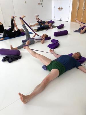 Supta Padangustasana 2